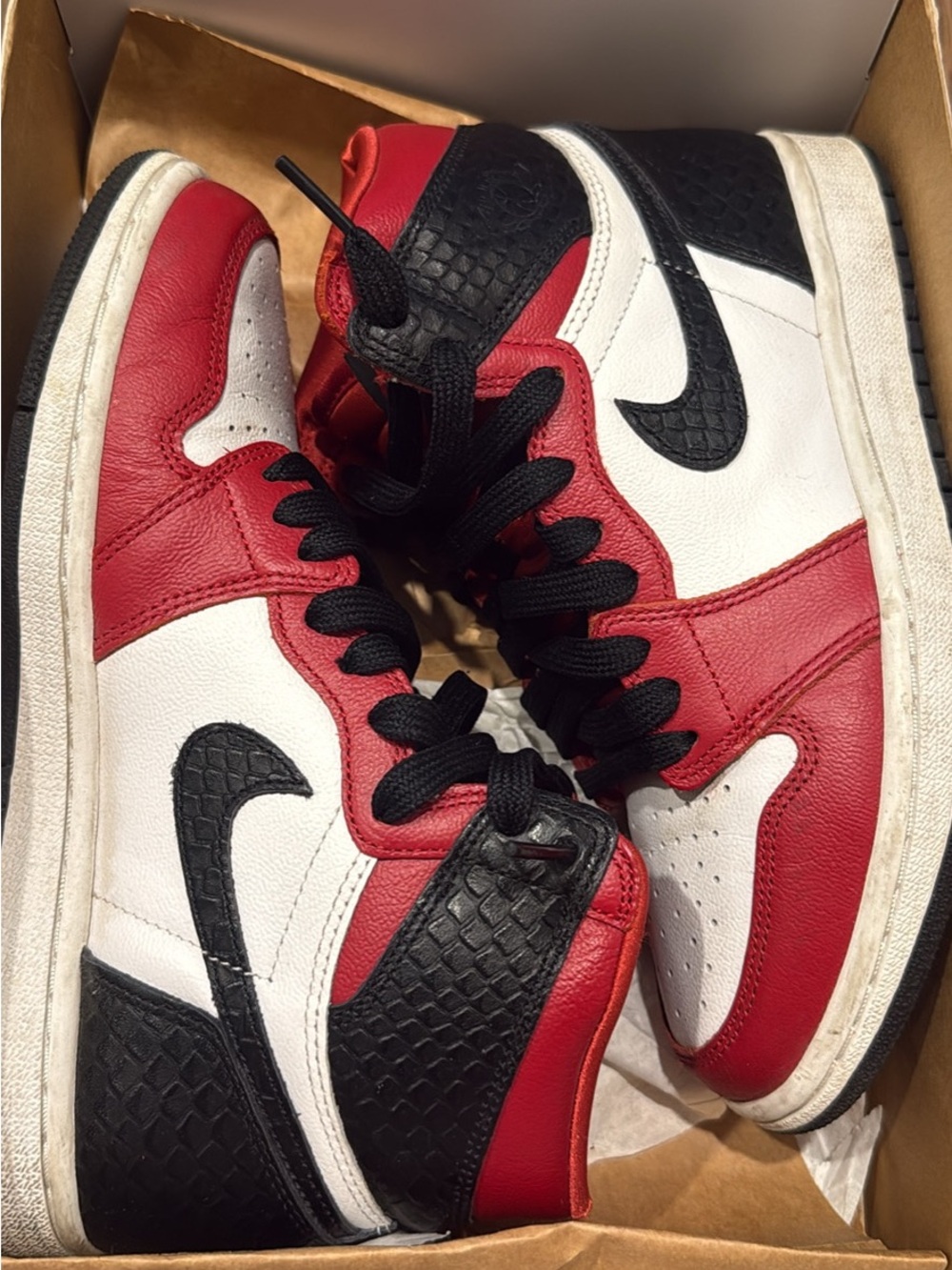 Womens Air Jordan 1 Retro High OG “Satin Red”